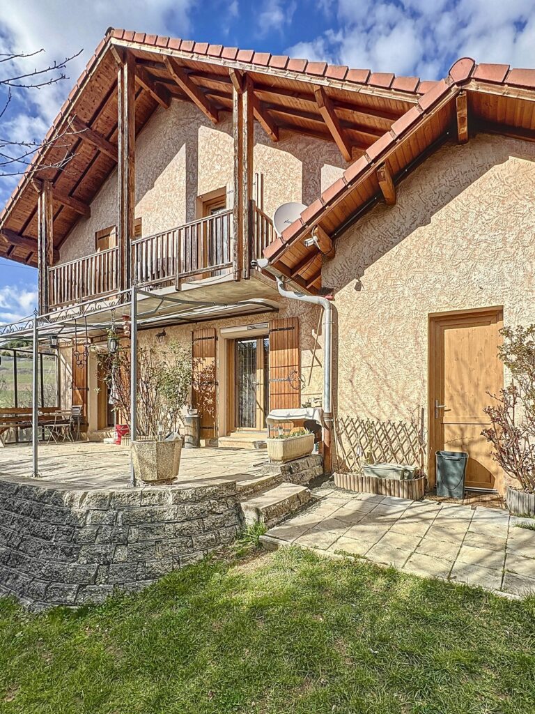 photo d'une maison que j'ai vendu à coté de EMBRUN en 3 mois